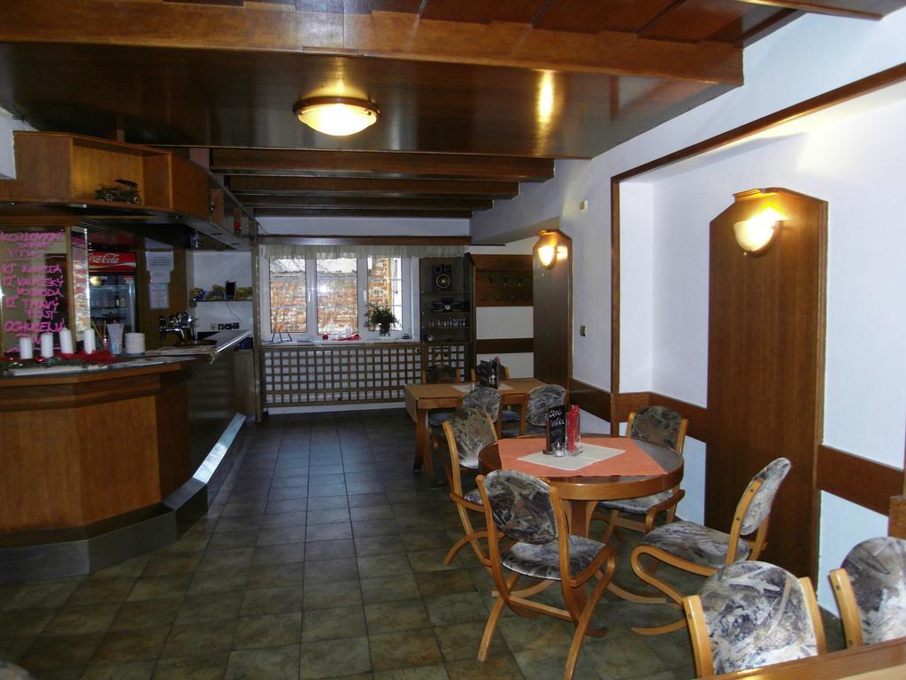 Penzion A Restaurace U Veterana Frenštát pod Radhoštěm Exterior foto